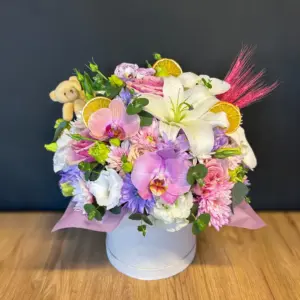 Kutuda Renkli Çiçek Aranjmanı - Ay Flowers