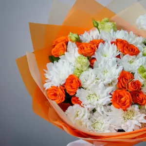 Beyaz Papatya ve Turuncu Gül Buketi - Ay Flowers